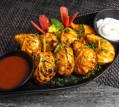 Butter Tandoori Chicken Momos (Plate)(8Pcs)