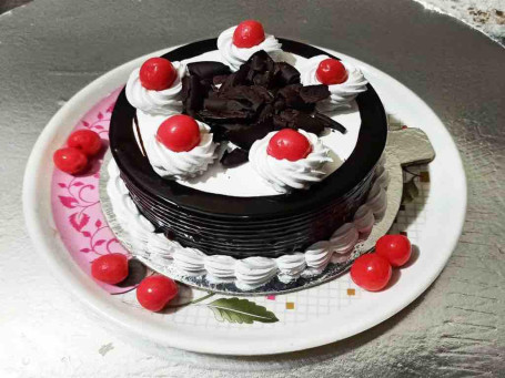 Eggless Black Forest Supreme Cake