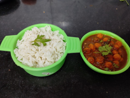 Chole Rice With Raita