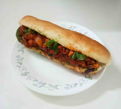 Paneer Tikka Hot Dog Roll 1 Pc