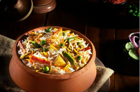 Hyderabadi Veg Dum Biryani (Serves 3 -4)