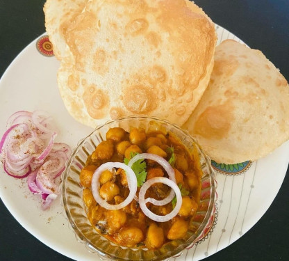 Poori Chole Chaas