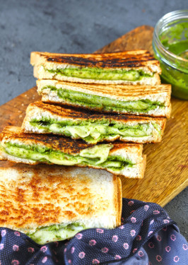 Tandoori Cheese Chutney Sandwich