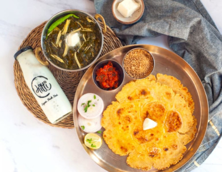 Makke Ki Roti Sarso Ka Saag Thali