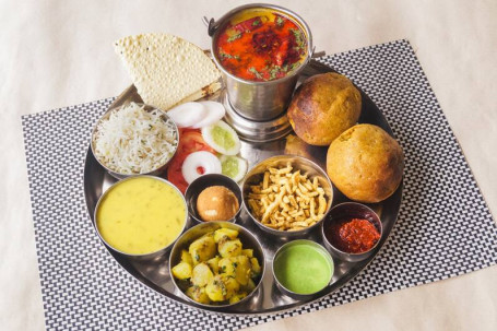 Mini Dal Bafle Thali For 5