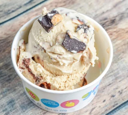 Almond Coffee Fudge Cake Ice Cream