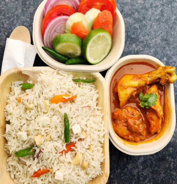 Veg Pulao And Chicken Curry Mini Meal