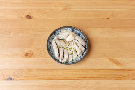 Steamed Chicken With Garlic And Spicy Soy Sauce