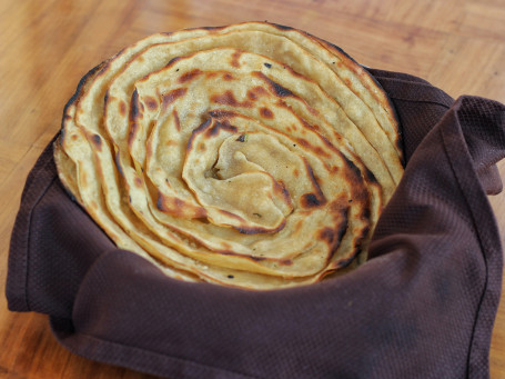 Lasooni Dildar Laccha Paratha