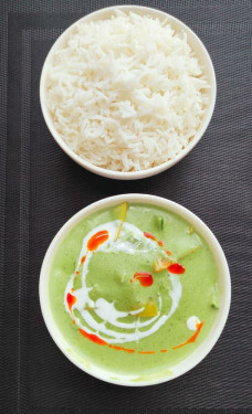 Exotic Vegetable In Thai Green Curry With Steamed Rice