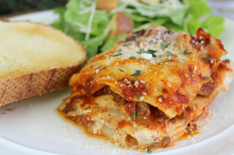 Veg Napolitano Lasagna (Served With Garlic Bread)