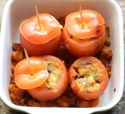 Bharwan Tamatar (Potato Stuffing) (4 Pcs)