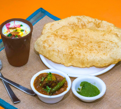 Double Ghee Wale Chole Bhature