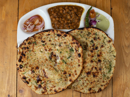 Aloo Pyaz Naan (1 Pc)