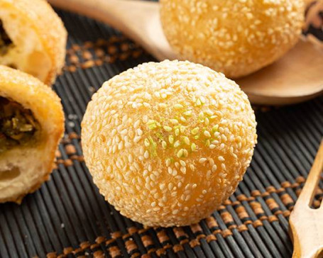 Zhī Ma Qiú Sesame Ball