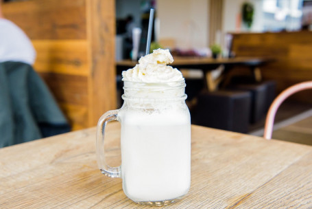 Iced Chai Latte With Cream