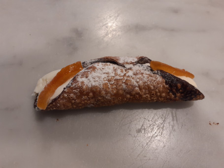 Traditional Sicilian Cannolo