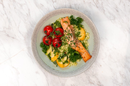 D2 Herb Roasted Salmon With Kale Pesto Orzo Bowl ' ' Xiāng Cǎo Sān Wén Yú Pèi Yǔ Yī Gān Lán Mǐ Lì Miàn