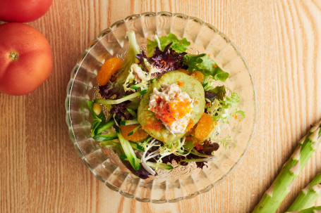 Xiān Xiè Ròu Wēi Là Niú Yóu Guǒ Shā Lǜ Fresh Crab Meat , Spicy Avocado Salad