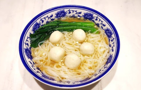 Yú Dàn Hé Fish Ball Flat Rice Noodles