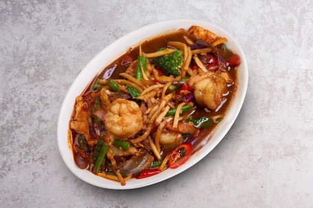 Chilli, Lime Leaf Cashew Nut Stir Fry With Prawns