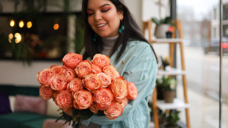 35 Stem Kahala Roses