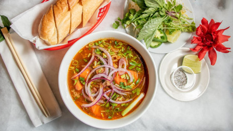 K51- Spicy Beef Stew With French Bread (Banh Mi Bo Kho)