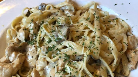 Chicken Mushroom Alfredo (Lunch)