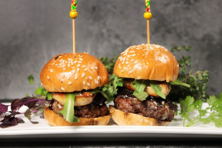 (Signature) Beef Foie Gras Sliders Niú Ròu É Gān Xiǎo Hàn Bǎo (2Pcs)