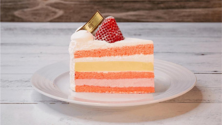 Deluxe Strawberry Cream Slice