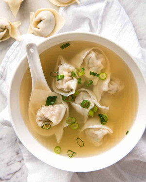 13. Zupa Wonton