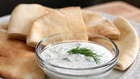 Tzatziki Sauce With Pitas