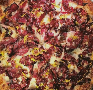 Medium Pastrami Pizza