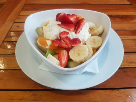 Fresh Fruit Salad With Coconut Yogurt