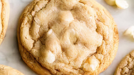 4.5Oz! White Chocolate Macadamia Chip Cookie