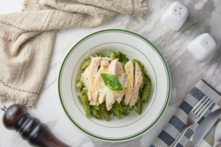 Qīng Jiàng Jī Ròu Zhǎng Tōng Fěn Penne Chicken Pesto