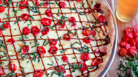 Cauli Mozzarella Caprese Pie