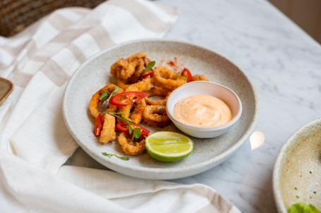 Crispy Calamari, Sriracha Sauce