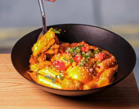 Hán Shì Méi Guī Zhī Shì Chǎo Nián Gāo Cheesy Rose Tteokbokki