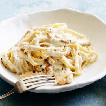 Kurczak Fettuccine Alfredo