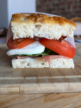 Nut-Free Sun-Dried Tomato Pesto, With Mozarella Tomato