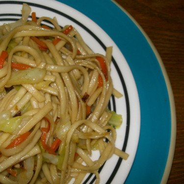 Vegetariańskie Yakisoba