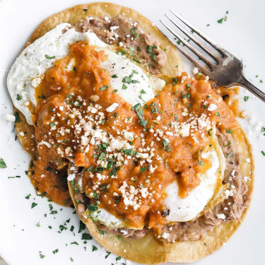 Śniadanie Huevos Rancheros