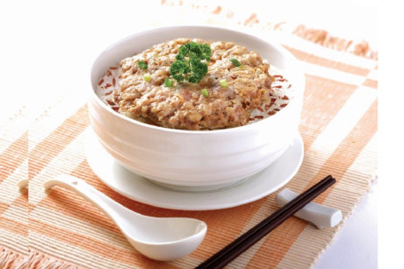 Dōng Gū Mǎ Tí Ròu Bǐng Hóng Mǐ Fàn Steamed Red Rice With Mushroom, Water Chestnut And Minced Pork