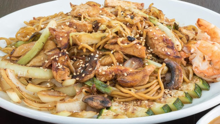 Hibachi Krewetki Yakisoba